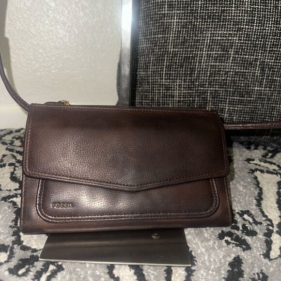 Fossil Croosbody Wallet/ Bag - Picture 2 of 12